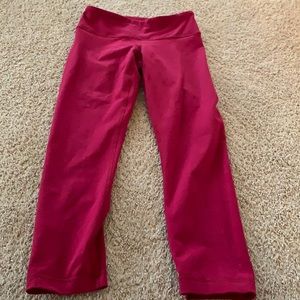 Lulemon berry capris